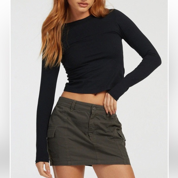 NWT Motel Rocks Suratmi Long Sleeve Top In Black new with tags size Small - Picture 2 of 4